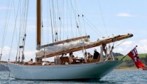 MOONBEAM IV -  At Anchor
